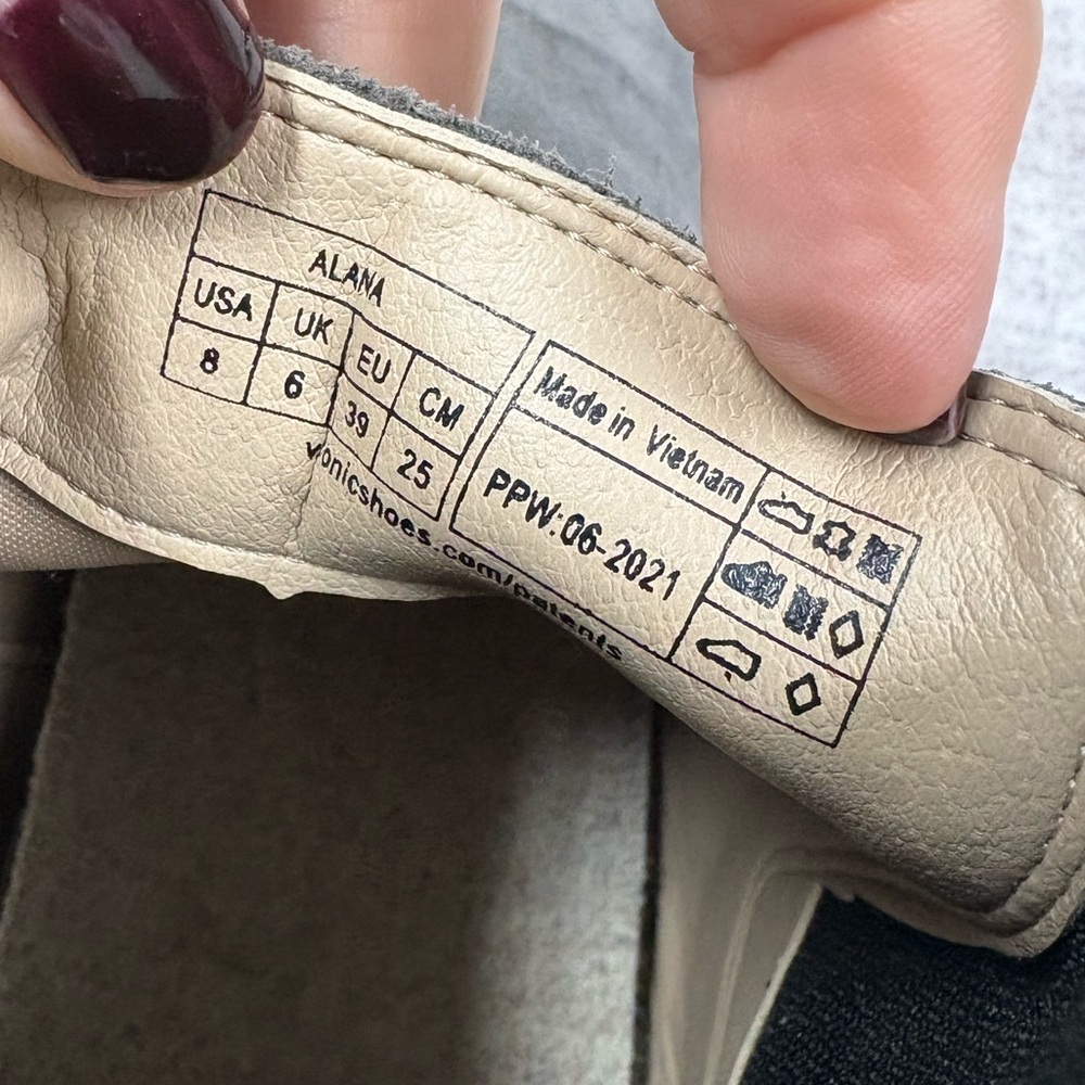 Vionic Women’s Alana Suede Bootie Sz 8 Gray Chelsea Slip On Comfort Neutral - Picture 7 of 8
